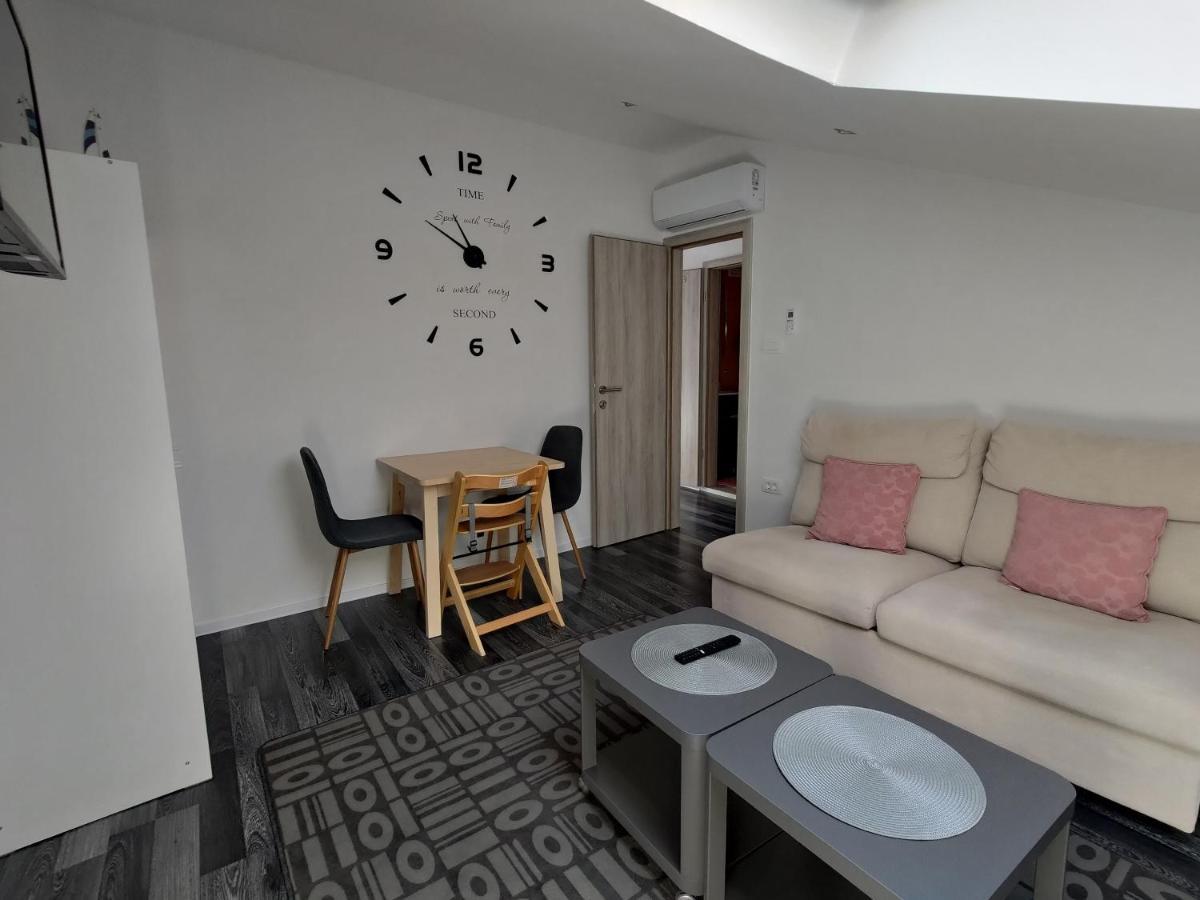 Apartment Juliet Изола Екстериор снимка